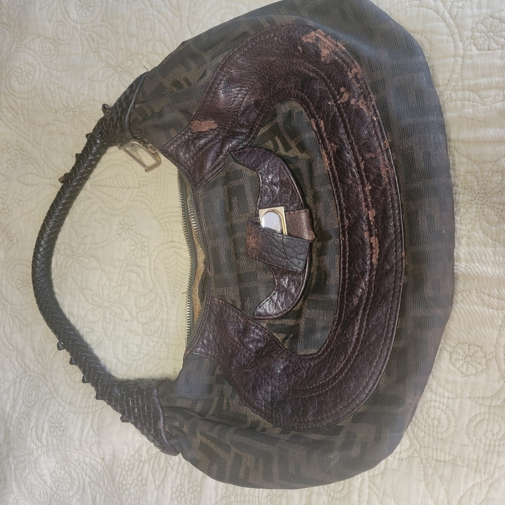 Fendi purse (Read description/As-is)